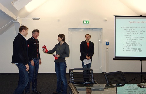 Sportlerehrung die I - Die 4 Hawaiianer von 2011, mit Curt und Holm (v.l.n.r.) Sportlerehrung die I - Die 4 Hawaiianer von 2011, mit Curt und Holm (v.l.n.r.)