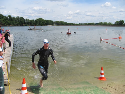 Amy beim Schwimausstieg