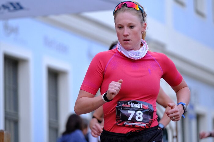 Caro beim Nachtpaarlauf in Meißen